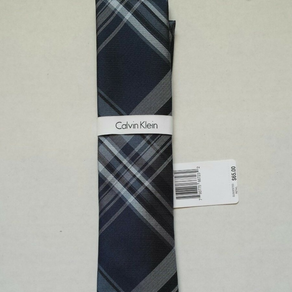 Calvin Klein Mens NeckTie University Plaid w/ tags